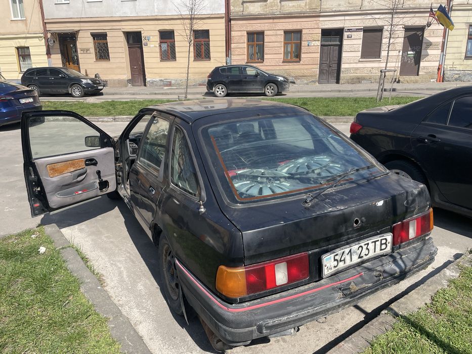 Ford Sierra продаж