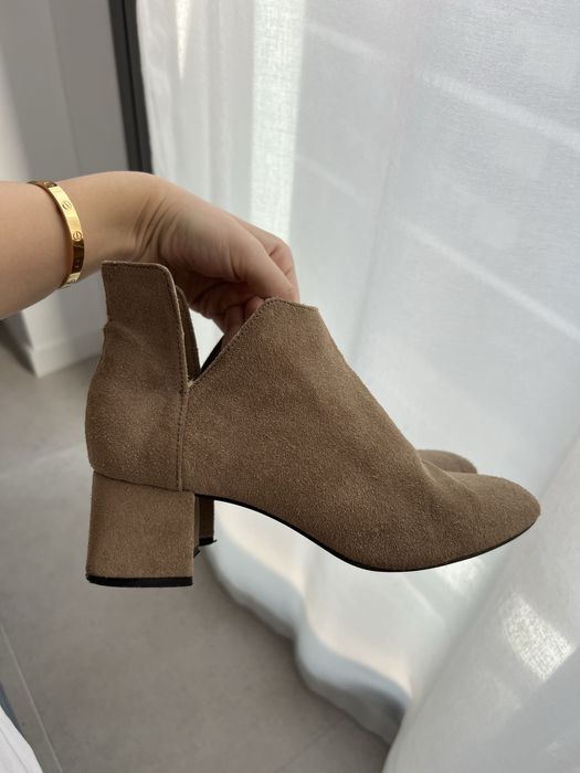 Черевики пісочний бежевий колір zara замшеві шкіряні козаки літні