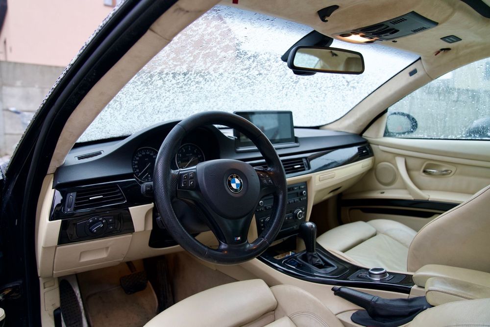 Sprzedam BMW Seria 3 E92 2.0i Automat | M Pakiet