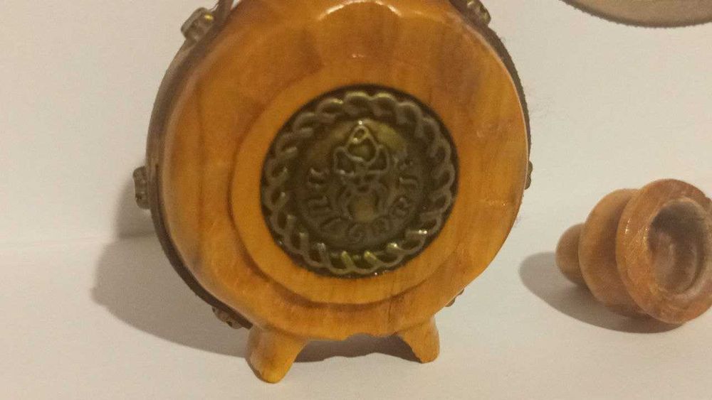 Традиционный болгарский футляр с кожаной ручкой