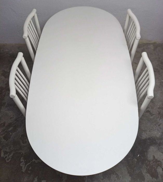 Mesa de Jantar IKEA Dalshul com 4 Cadeiras