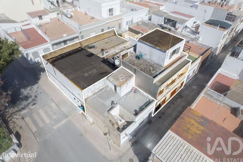 Prédio em Moncarapacho e Fuseta