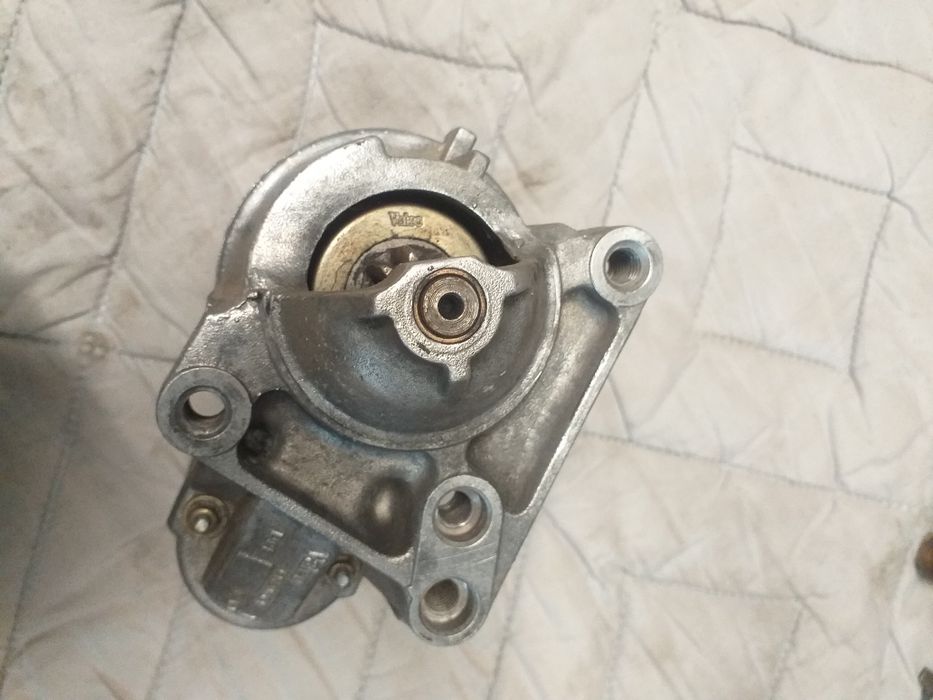 Vendo motor de arranque valeo a funcionar bem para . Renault