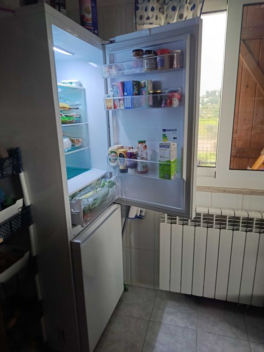 VENDE-SE Frigorífico combinado