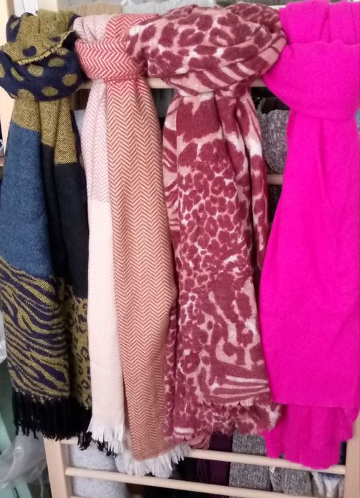 Розпродаж шарфи хомути