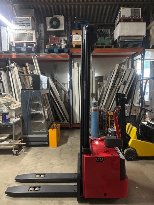 stacker LINDE L14