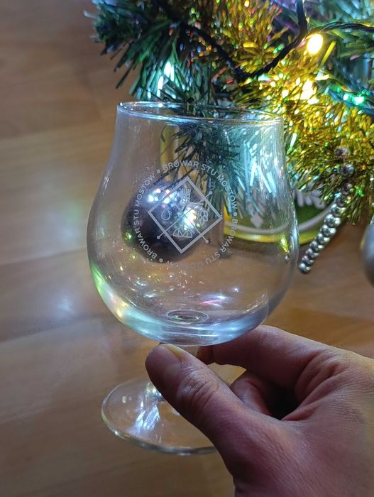 Stu mostów szkło do piwa snifter