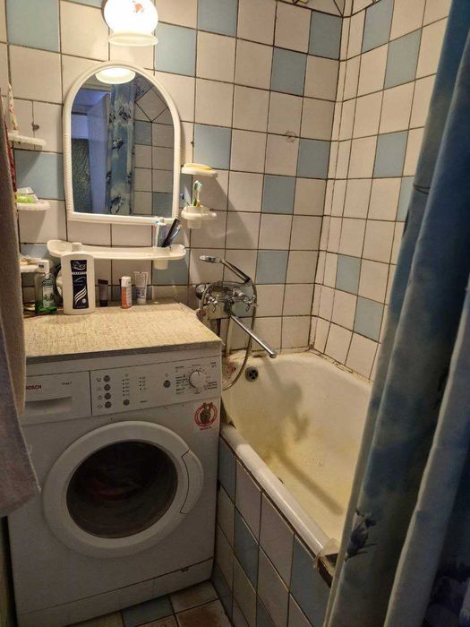 Продам 3 кімн. квартиру в р-ні 3 лікарні. 4/5 пан. будинку. 37000