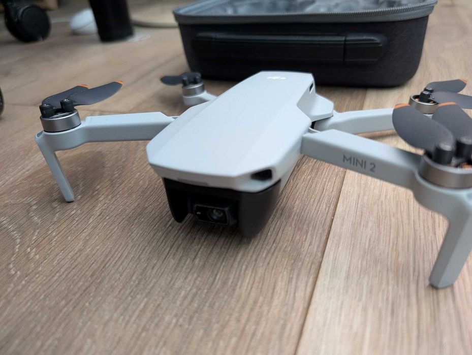Dron DJI Mini 2 + Etui