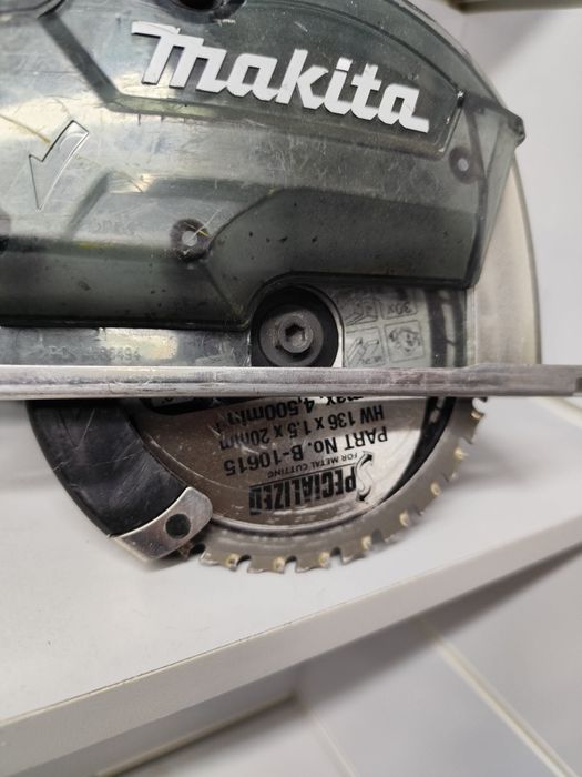 Makita DCS552 паркетка, пила по металу