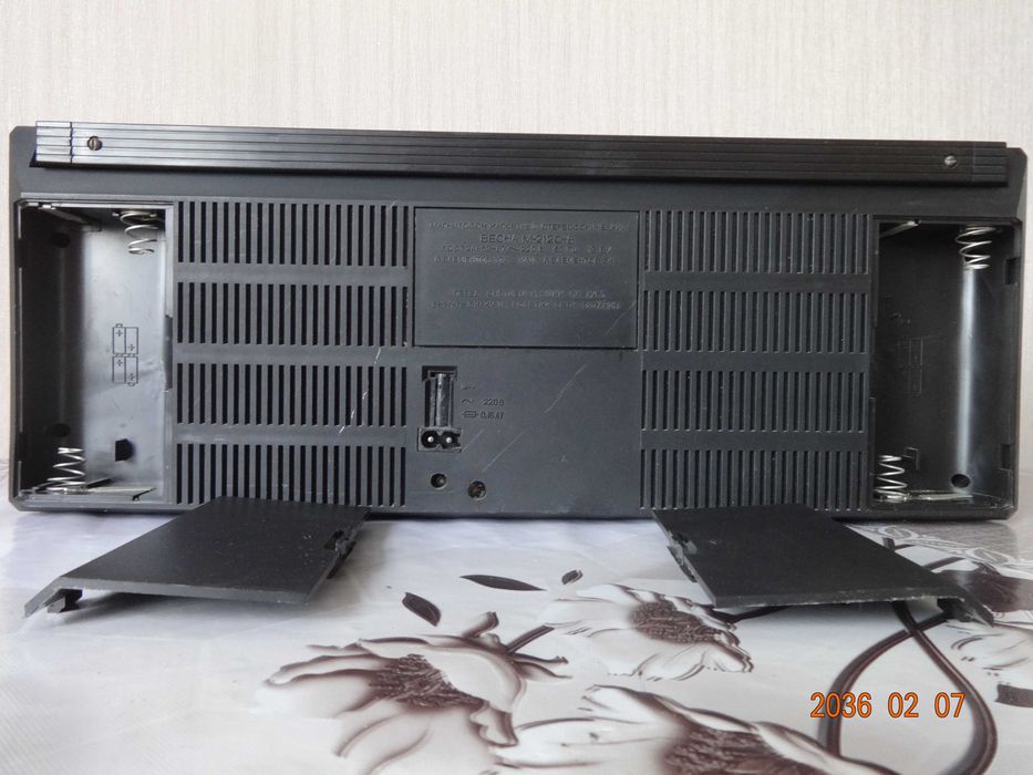 Стереофонический переносной кассетный магнитофон "Весна М-212С-8"