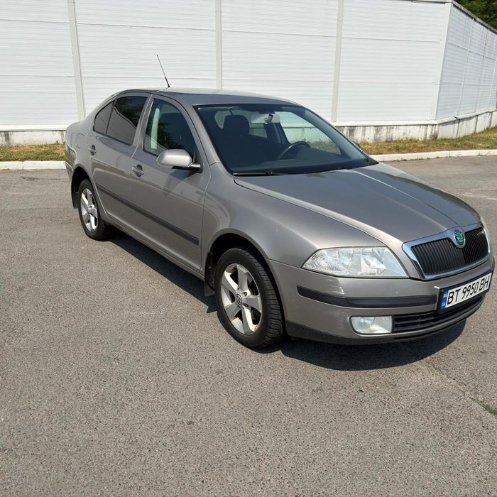 Школа Октавія 2,0 бензин 2008 року