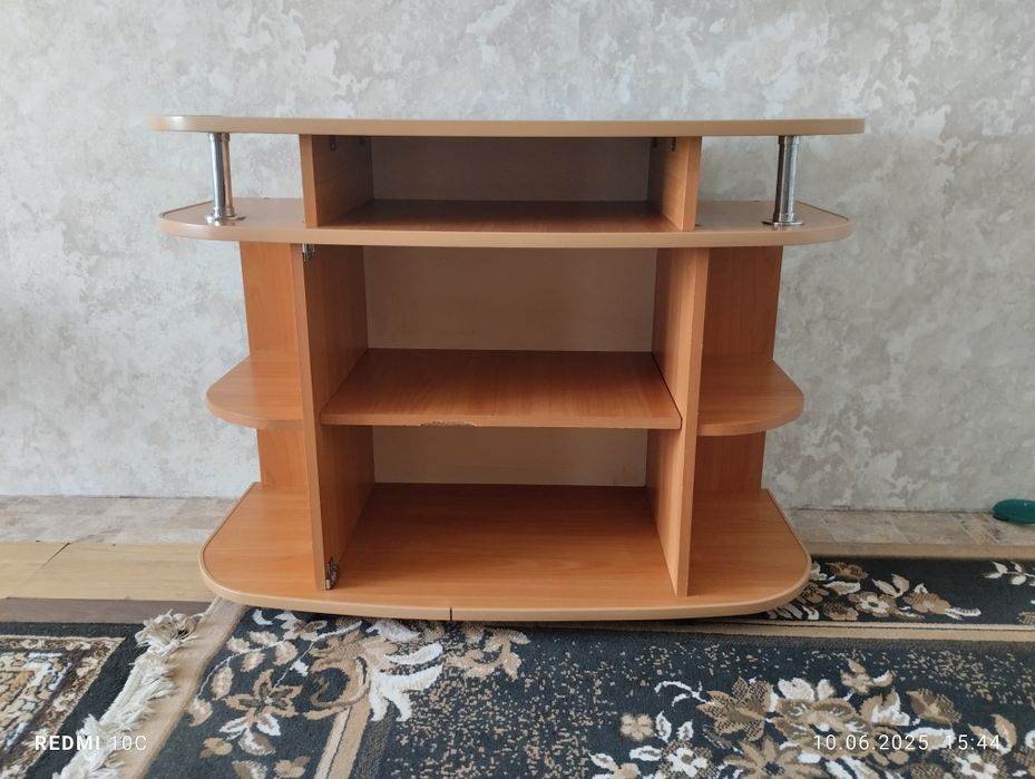 Продам тумбочку під телевізор