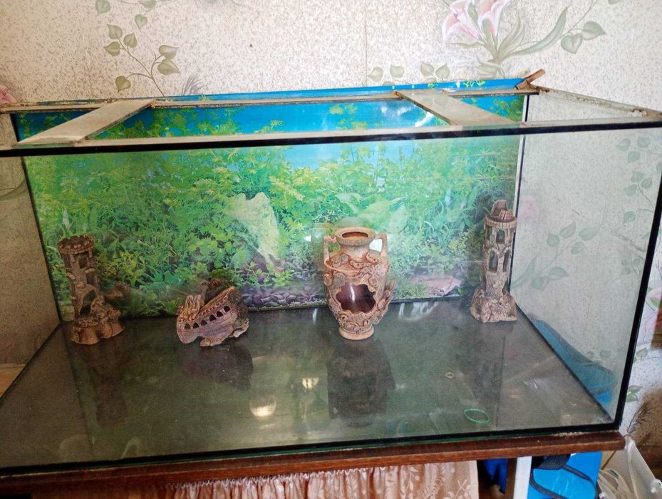 Аквариум ,220литров.