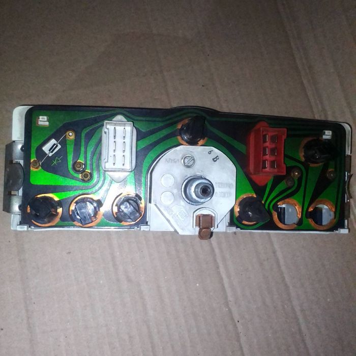 Приборная панель ваз 2101-011-013(под ремонт)+панель управления Ланос