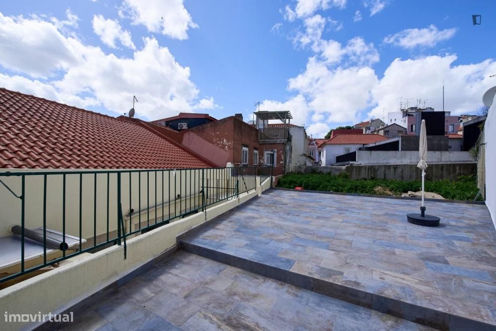Quarto - localizado em Graça Lisbon
