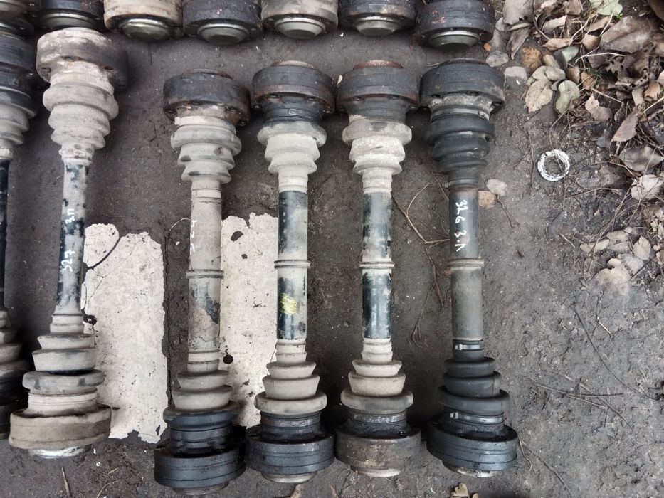 Полуось привод  bmw e 32  e 28 e 21 e 12 e 34