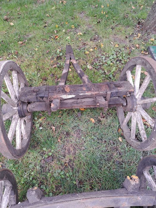 Sprzedam wóz wózek drewniany.