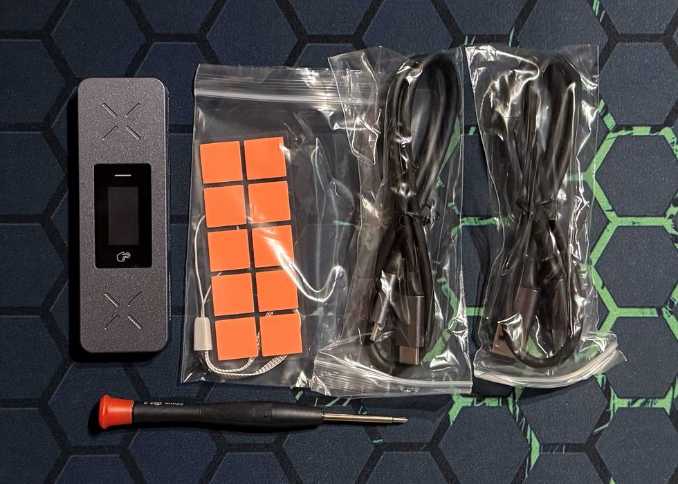 Inteligentna obudowa dysków SSD M.2 10Gbps