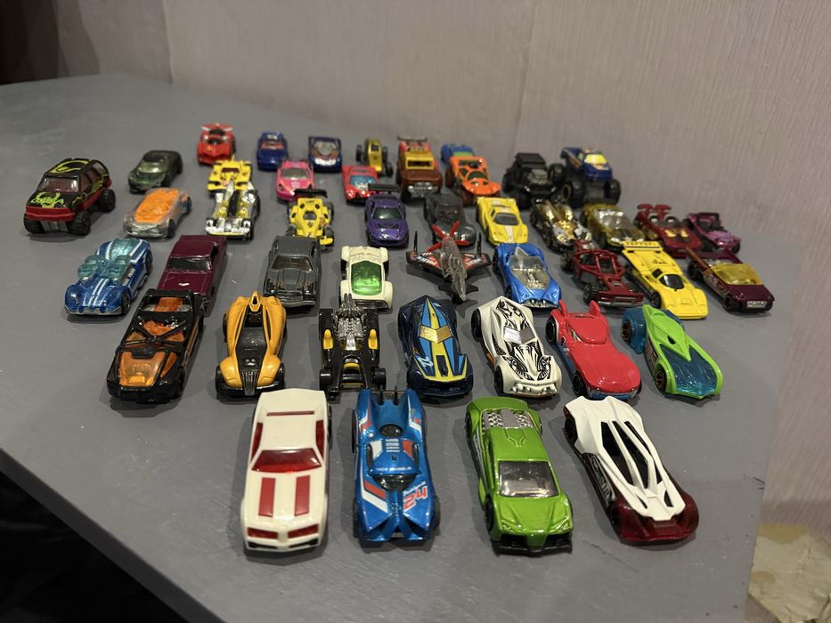 Hot wheels / hotwheels іграшки машинки