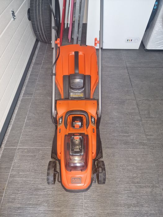 Corta Relva a bateria Black and Decker