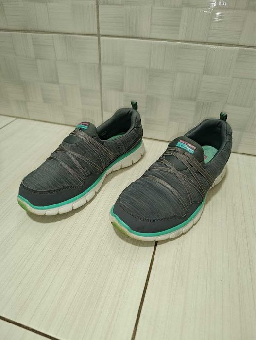 женские красовки слипоны Skechers размер 38
