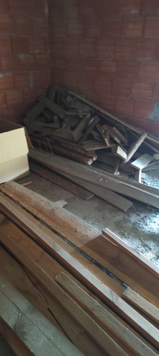 Zrzynki desek i krokwi na opał