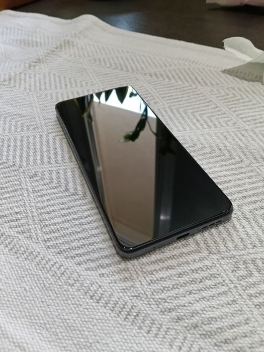 Motorola g24 256 GB, 8 GB RAM.