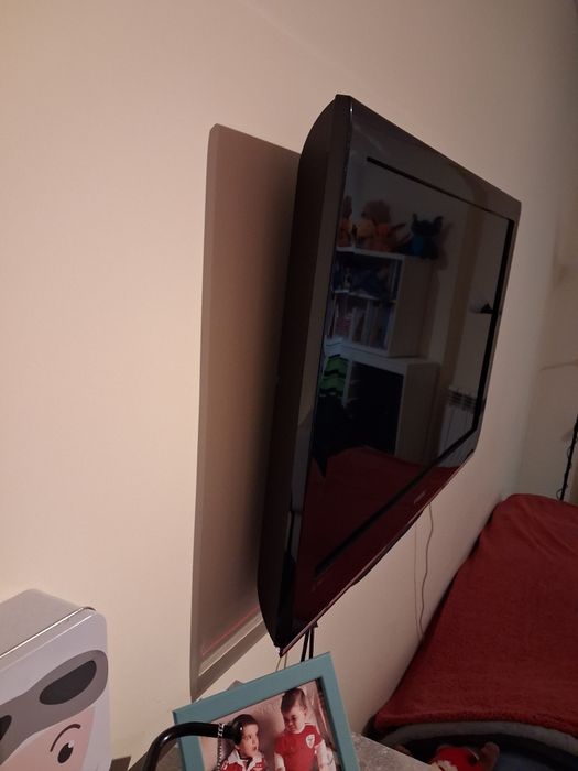 Vendo TV Samsung 40" em bom estado com suporte parede