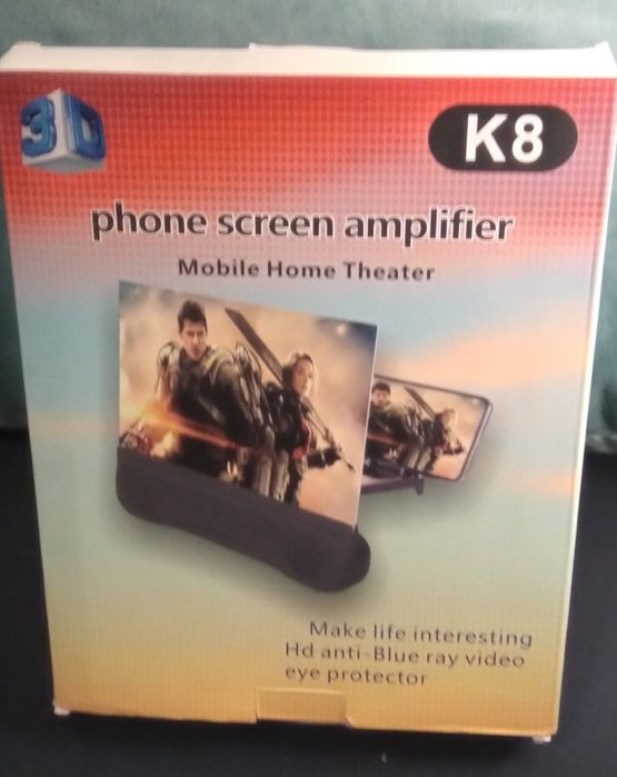 Zestaw głośnomówiący że szkłem powiększającym