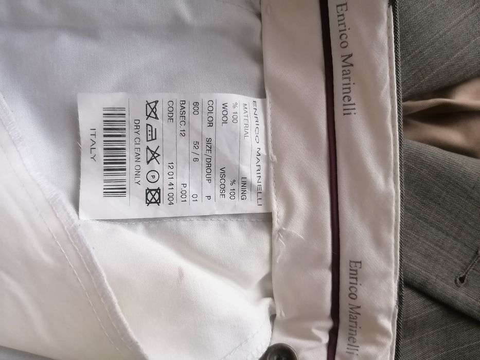 Продам новый чёрный костюм Италия