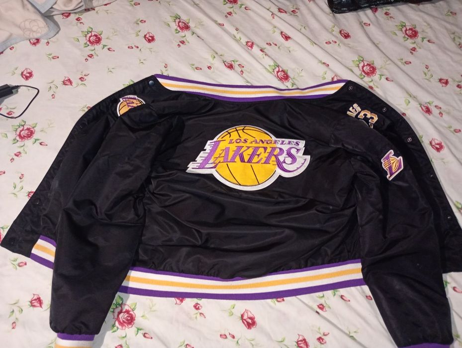 Продам бомбер Lakers losa geles