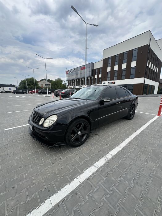 Mercedes Benz W211 E500