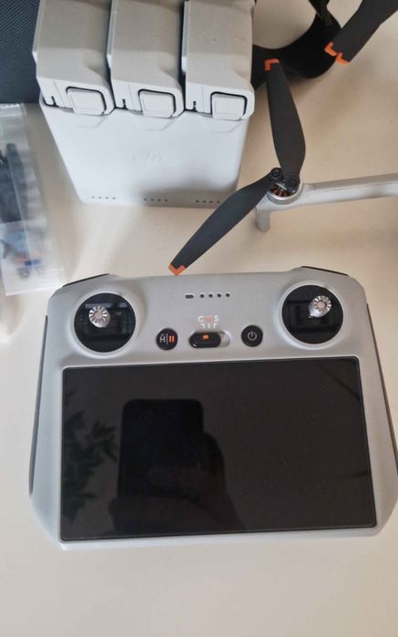 DRON DJI mini 3 Fly More Combo.