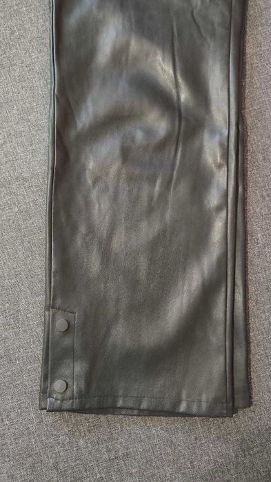 Штани жіночі з еко-шкіри розмір S