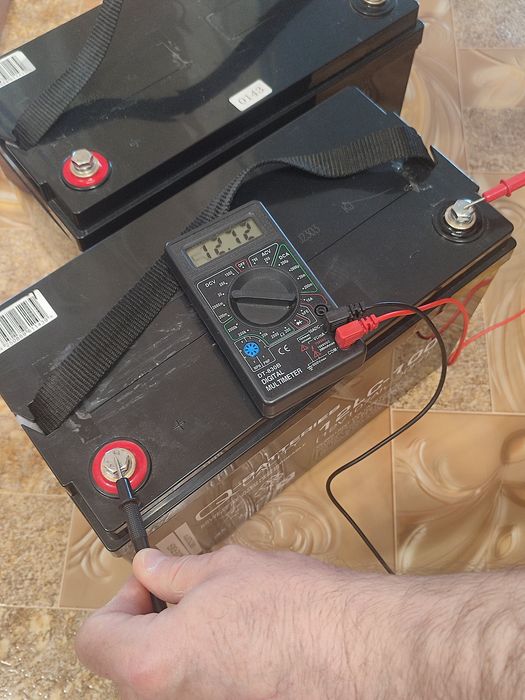 Два Акумулятори батареї 12V 107 Ah Q-batteries та балансир