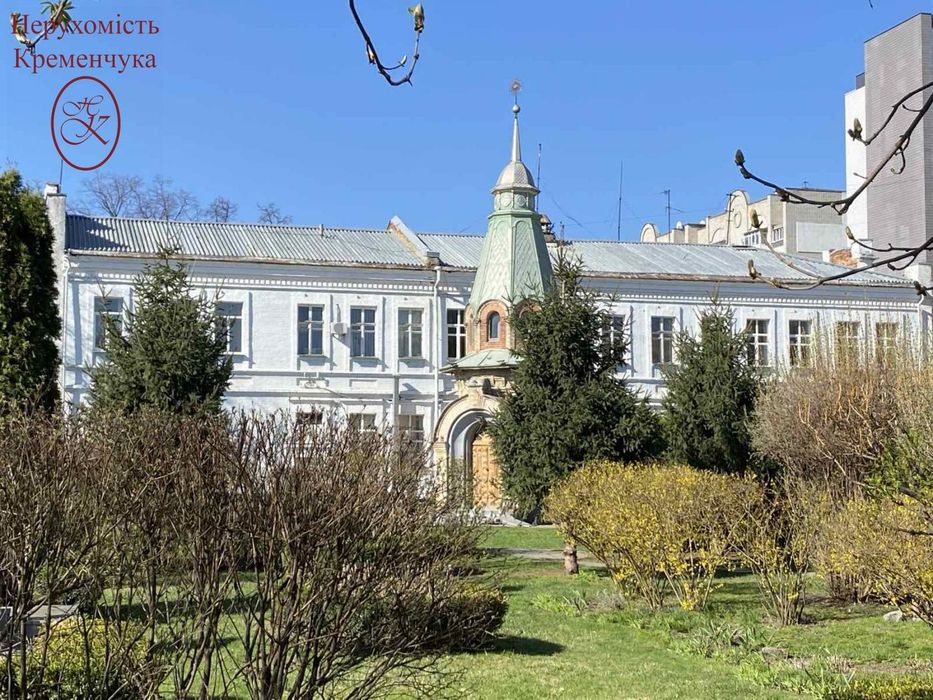 Оренда окремої будівлі з парковою зоною в центрі міста