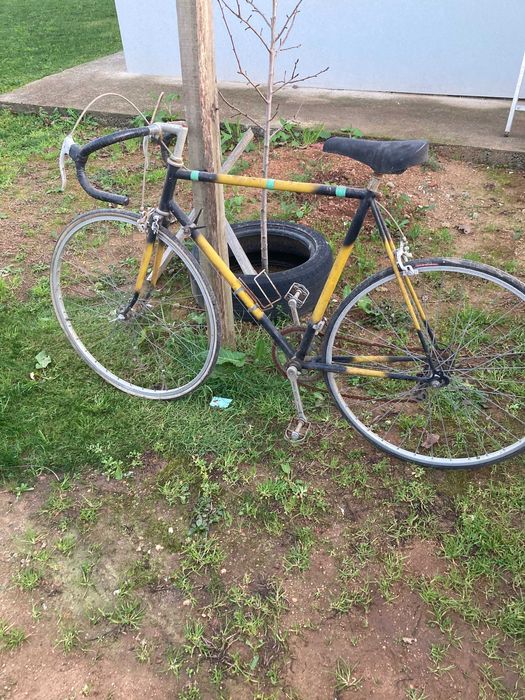 bicicleta antiga de de corrida pesa 12 kilos