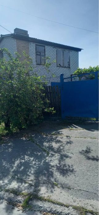 Продам півбудинку в Крюкові