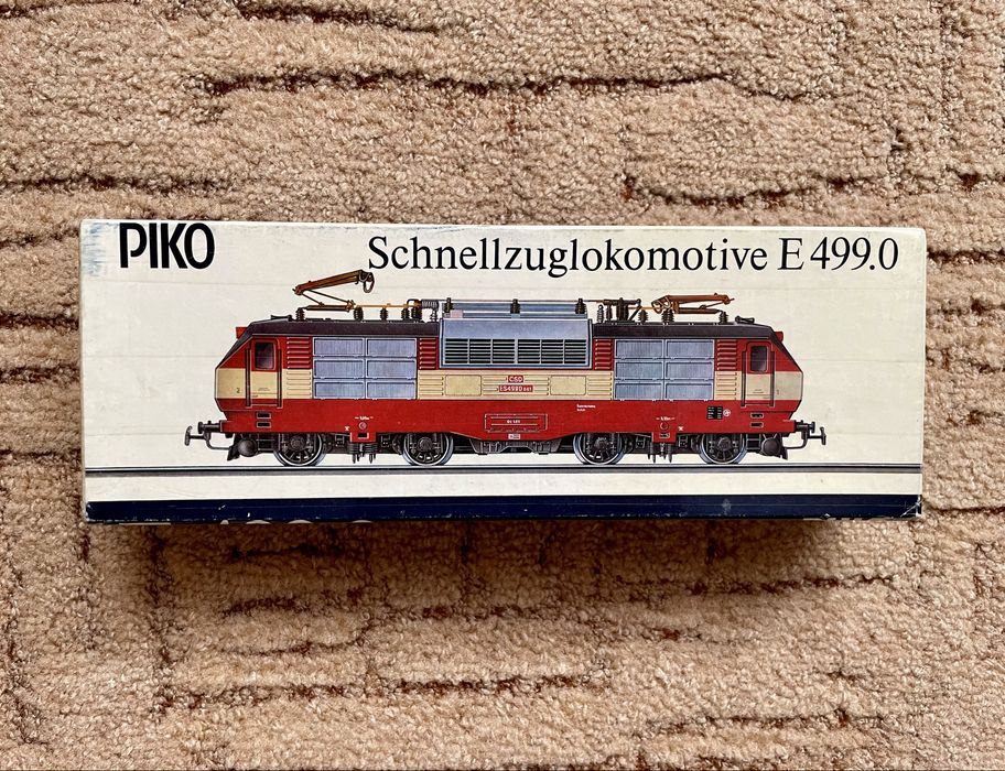 Lokomotywa PIKO ES499 z oryginalnym pudełkiem
