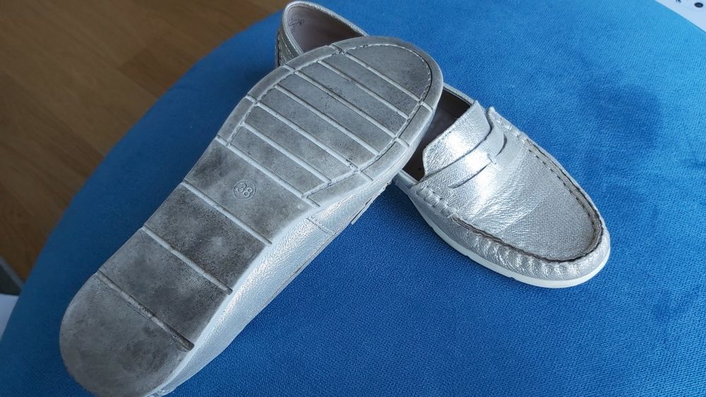 Złote skórzane buty damskie