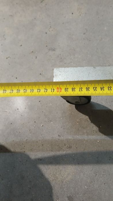 Suporte com rodas para viveiros de criação