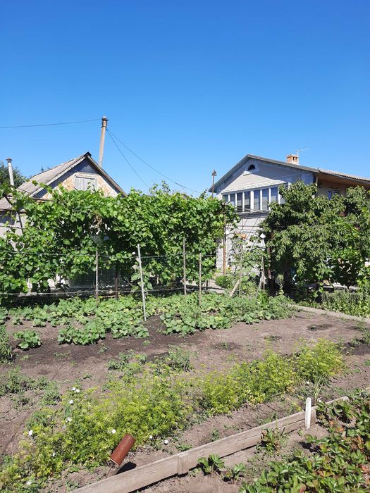 Продам  дачу. Заміський  будинок