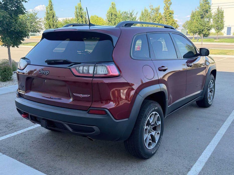 Jeep Cherokee Trailhawk      2021