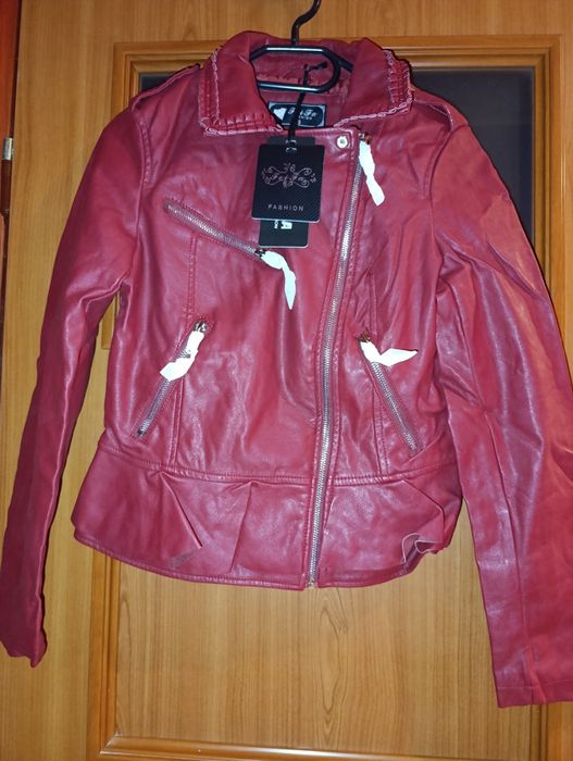 Bordowa ramoneska ze skóry ekologicznej