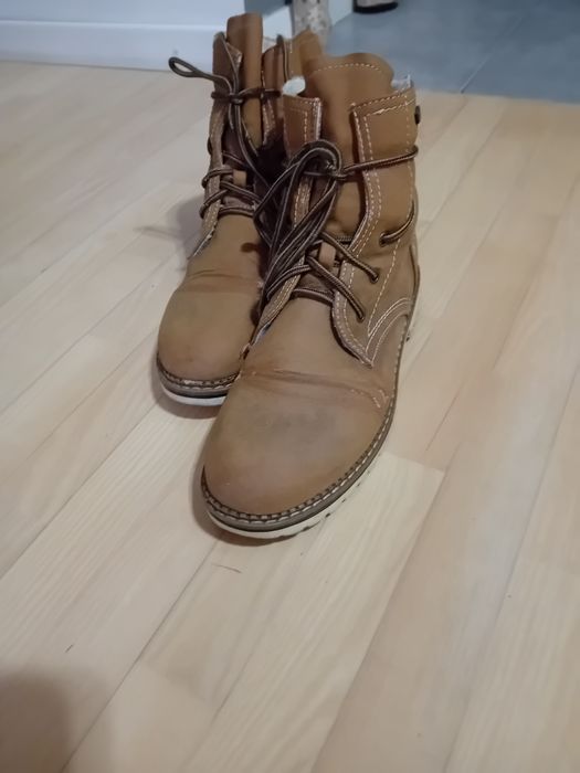 Ciepłe buty młodzieżowe damskie z futerkiem 39