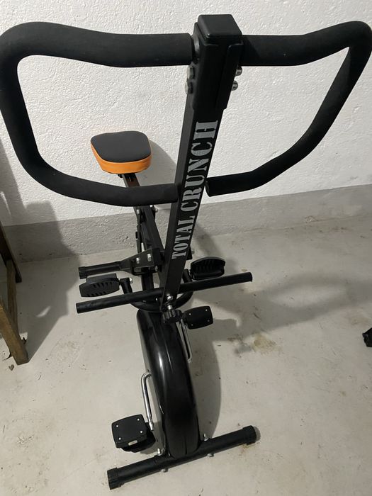 Bicicleta estática com várias funções