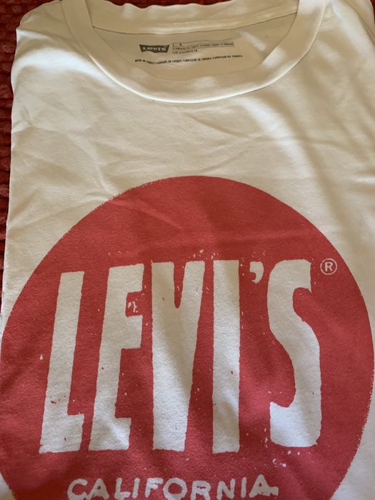 Tshirt adidas & levis Chapéu  Zara