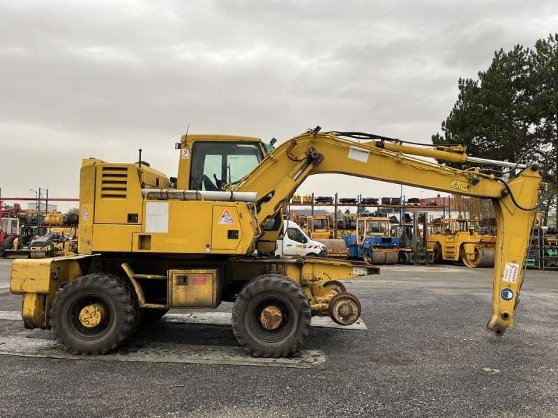 Escavadeira Rodoferroviária CASE 788-PRR
