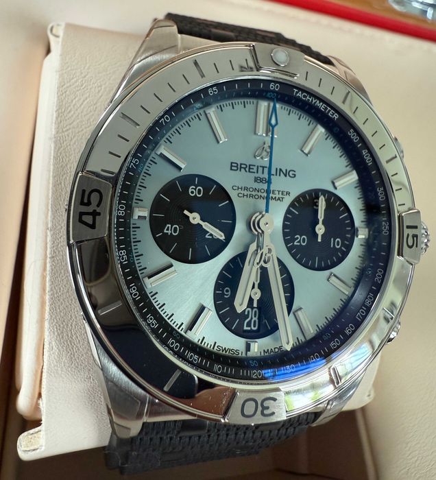 Breitling Chronomat B01 Chronograph 42 Stal-Platyna /  2024